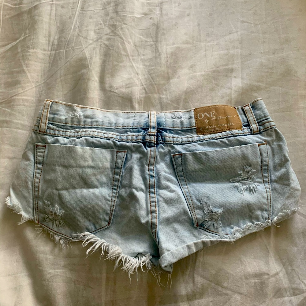 One by one teaspoon- Trash Whores style short